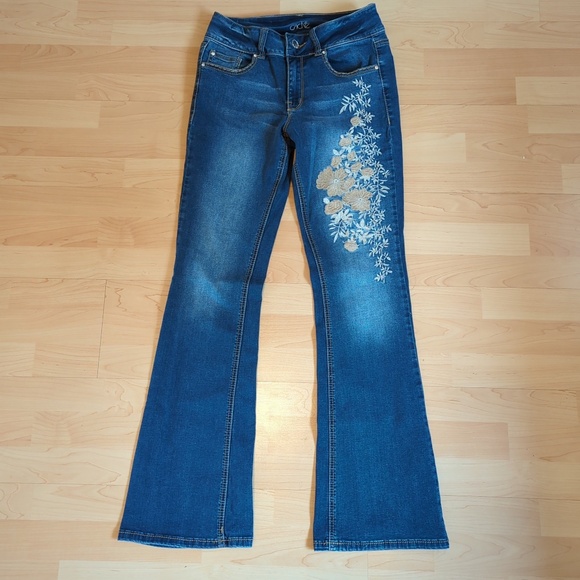 Embroidered Embellished Floral Flap Pocket Rhinestone Bootcut Jeans - Picture 1 of 13